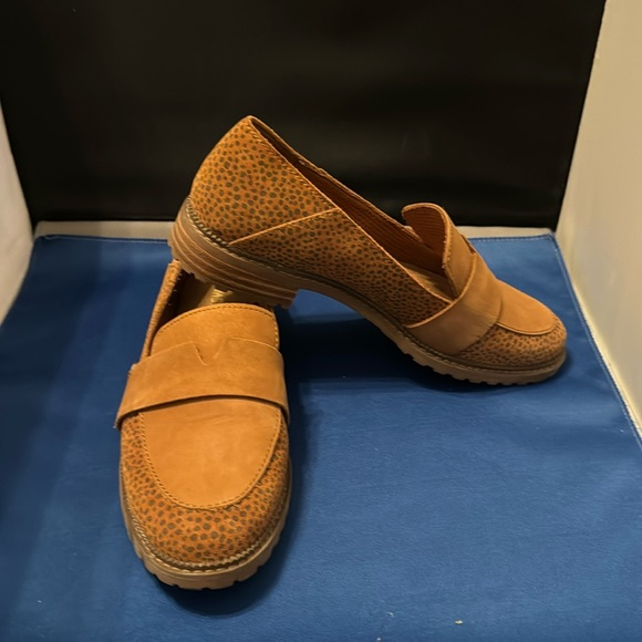 Shoes - Toms women size‎ 6.5
